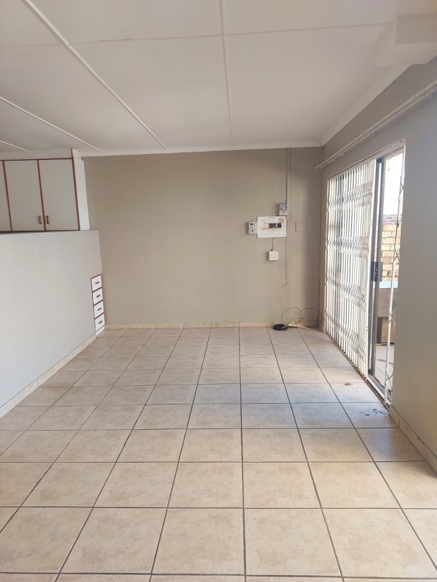 6 Bedroom Property for Sale in Gonubie Eastern Cape